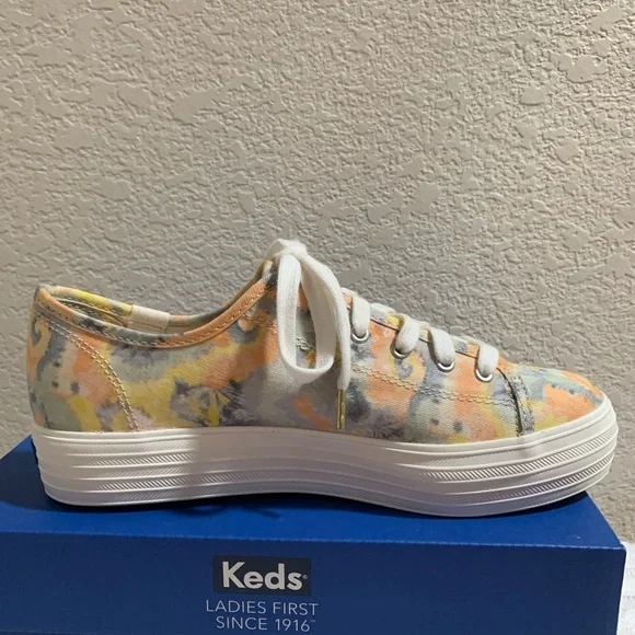 NIB Ked’s Size 6 1/2 M Triple Kick Tye Dye Pastel Sneakers - Picture 4 of 12